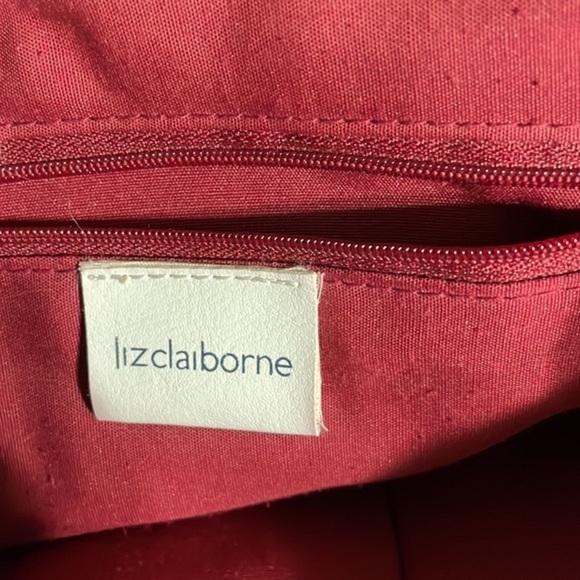 Donating 💛Liz Claiborne black crocdile hand bag - Picture 10 of 14